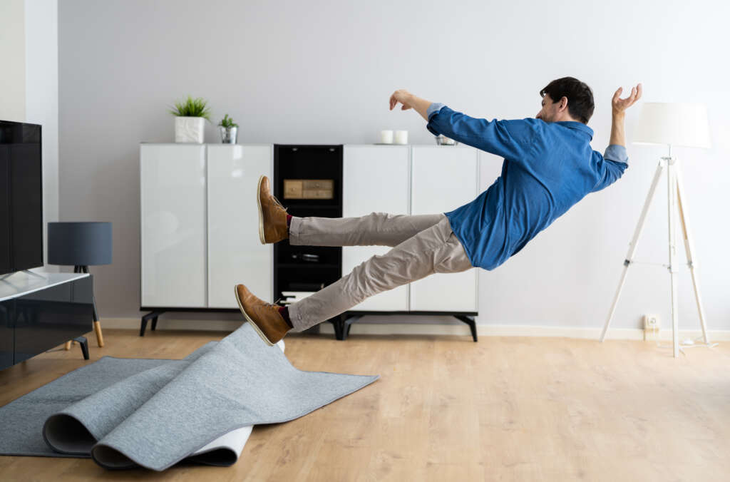 Slip and fall lawyer in Chicago investigating a property liability case
 